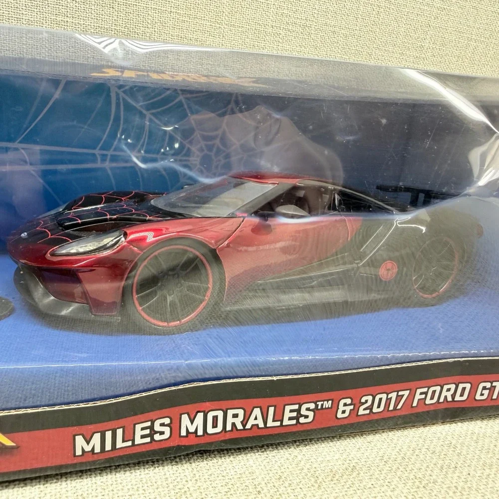 Jada Marvel Spider-Man Miles Morales 2017 Ford GT 1:24 Die-Cast Car and Figure